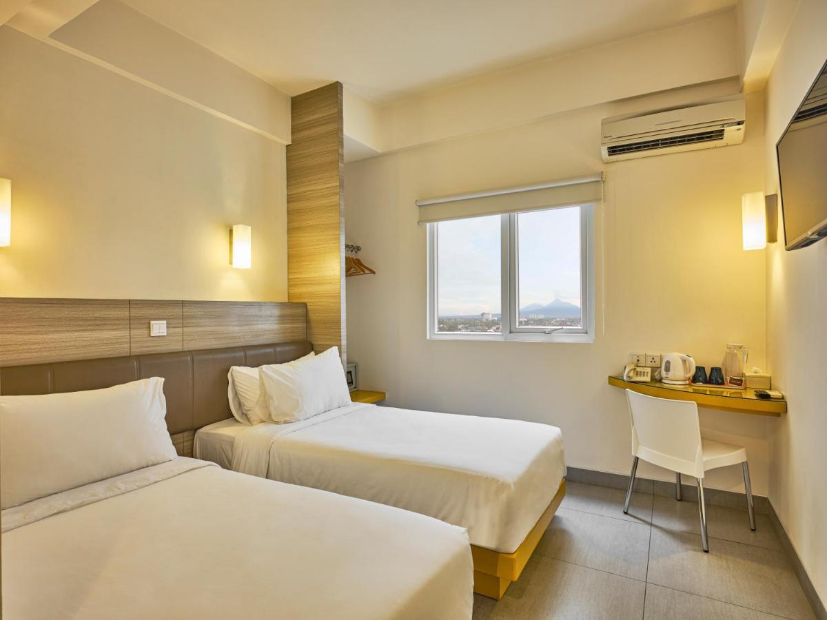 Carani Hotel ジョグジャカルタ エクステリア 写真