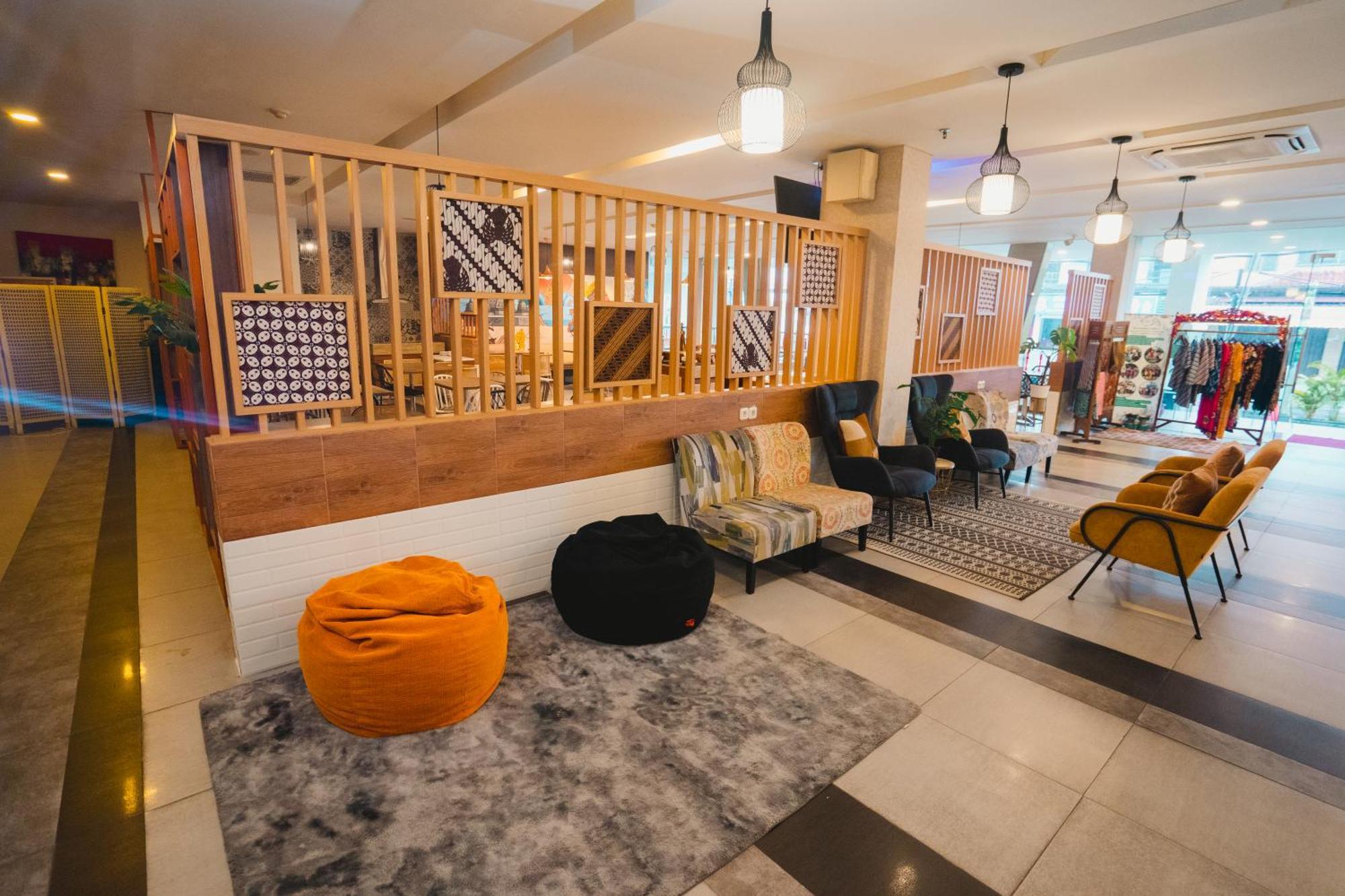 Carani Hotel ジョグジャカルタ エクステリア 写真